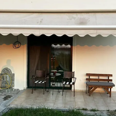 Diamantoula アパート ネア・スキオニ